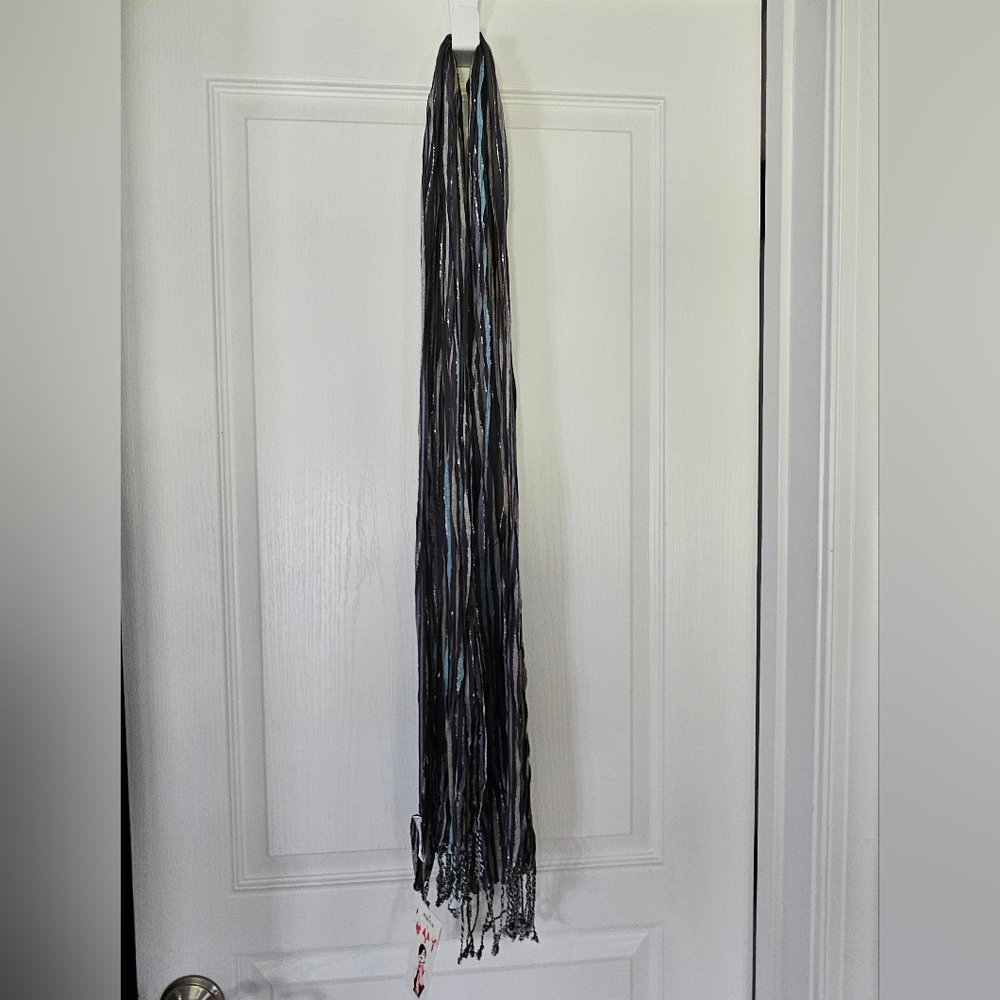 NWT Womens Scarf